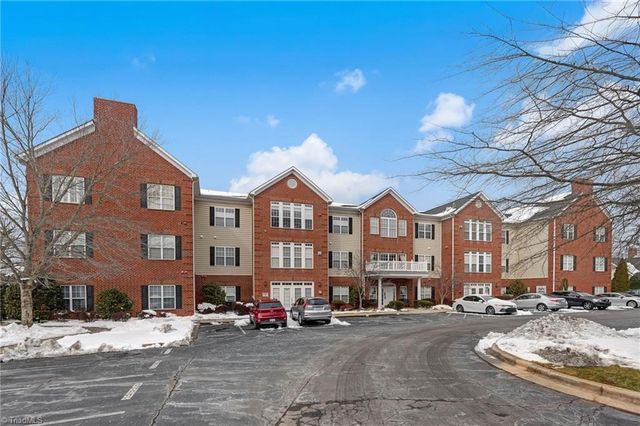 522 College Road 303, Greensboro, NC 27410