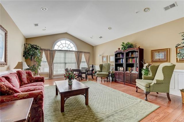 522 College Road 303, Greensboro, NC 27410