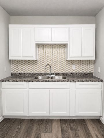 2801 Burchill Road S, Fort Worth, TX 76105