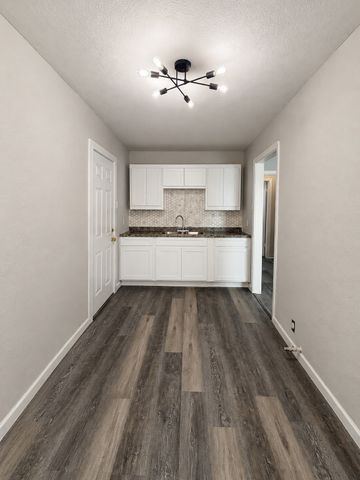 2801 Burchill Road S, Fort Worth, TX 76105