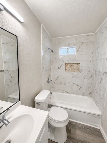 2801 Burchill Road S, Fort Worth, TX 76105