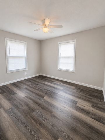 2801 Burchill Road S, Fort Worth, TX 76105