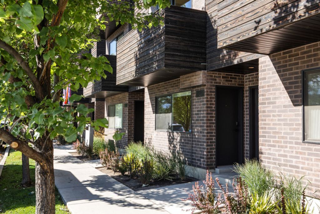 824 S WEST TEMPLE #B, Salt Lake City, UT 84101 — exterior