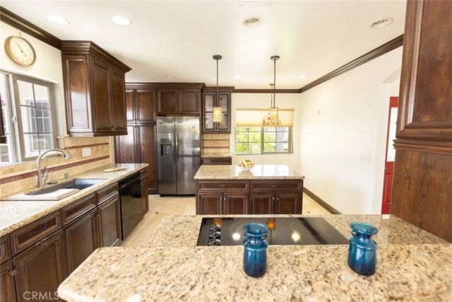 2455 Nipomo, Long Beach, CA 90815