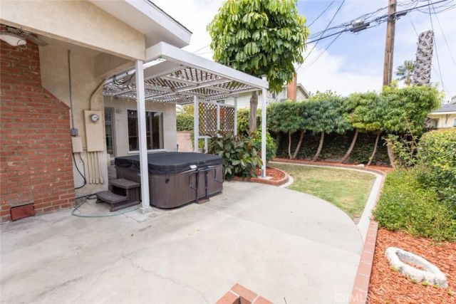 2455 Nipomo, Long Beach, CA 90815
