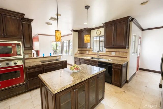 2455 Nipomo, Long Beach, CA 90815