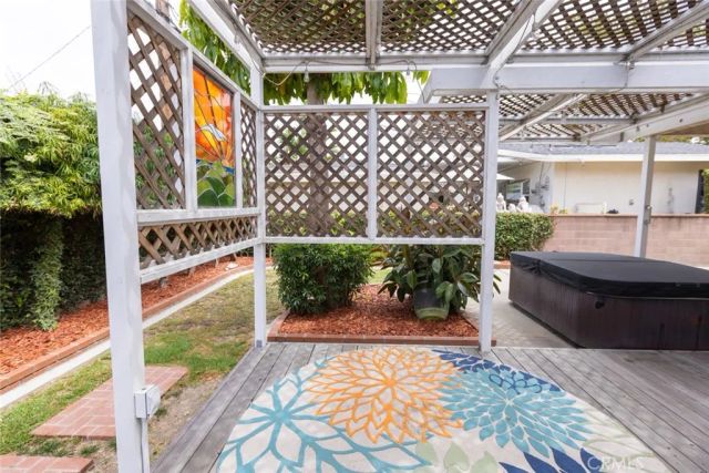 2455 Nipomo, Long Beach, CA 90815