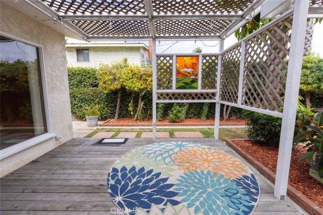 2455 Nipomo, Long Beach, CA 90815