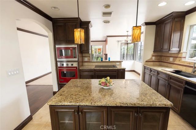 2455 Nipomo, Long Beach, CA 90815