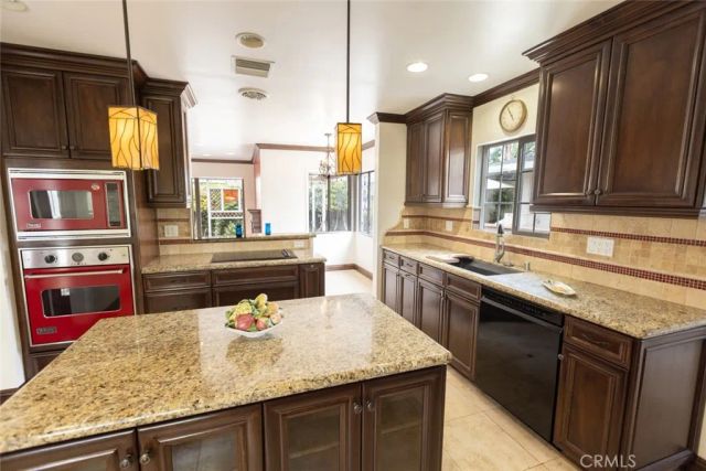 2455 Nipomo, Long Beach, CA 90815