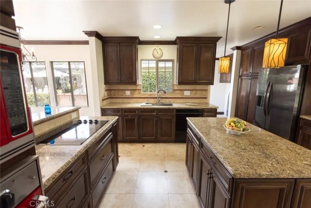 2455 Nipomo, Long Beach, CA 90815