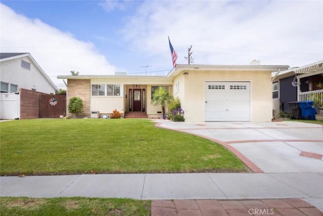 2455 Nipomo, Long Beach, CA 90815