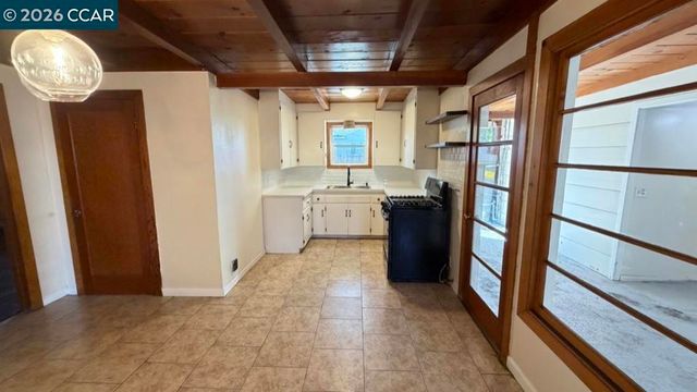 5284 Elm Ln, Oakley, CA 94561