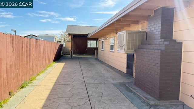 5284 Elm Ln, Oakley, CA 94561