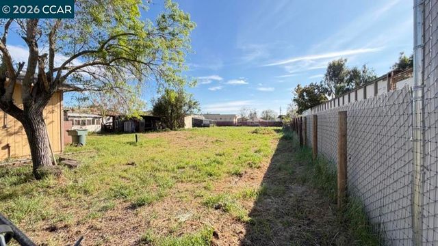 5284 Elm Ln, Oakley, CA 94561