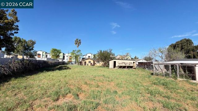 5284 Elm Ln, Oakley, CA 94561