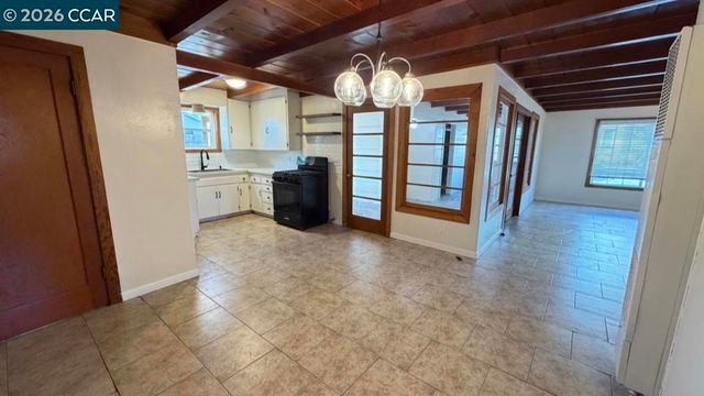 5284 Elm Ln, Oakley, CA 94561