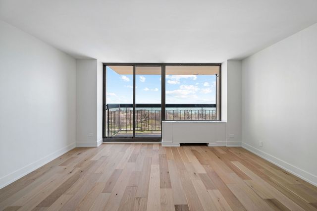 5201 S Cornell Avenue 12C, Chicago, IL 60615