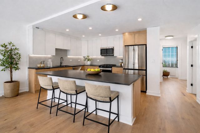 5201 S Cornell Avenue 12C, Chicago, IL 60615