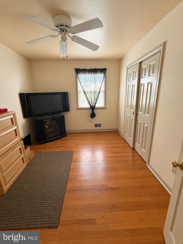1210 WATERFORD DR, District Heights, MD 20747