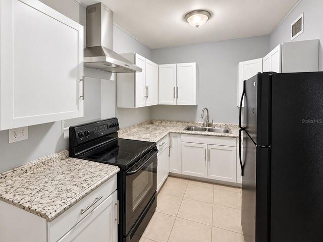 2021 W GORE STREET, Orlando, FL 32805