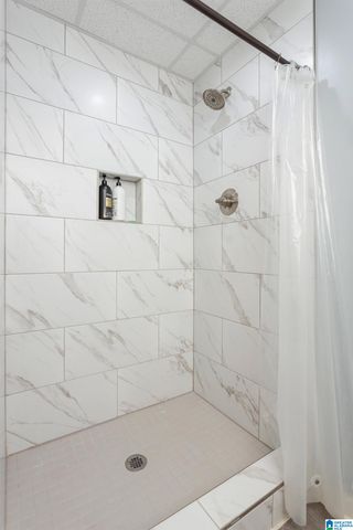 200 W LAKE HILL DRIVE, Talladega, AL 35160