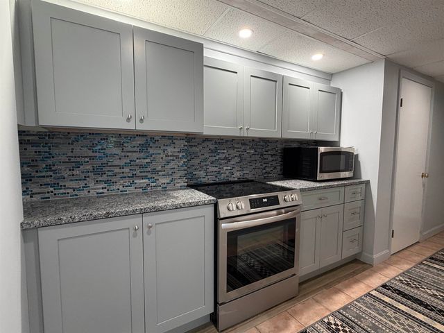 163 Exeter Road, Hampton Falls, NH 03844