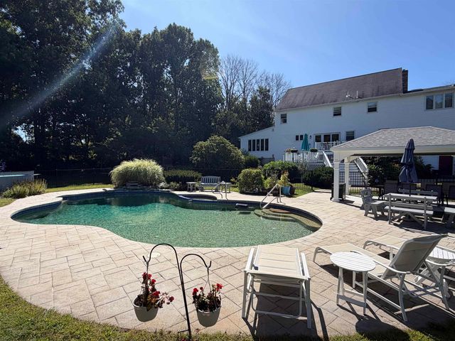 163 Exeter Road, Hampton Falls, NH 03844