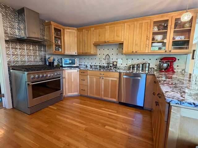 163 Exeter Road, Hampton Falls, NH 03844