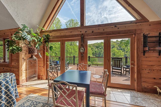 540 Lakeshore Terrace RD, Hardy, VA 24101