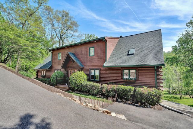 540 Lakeshore Terrace RD, Hardy, VA 24101