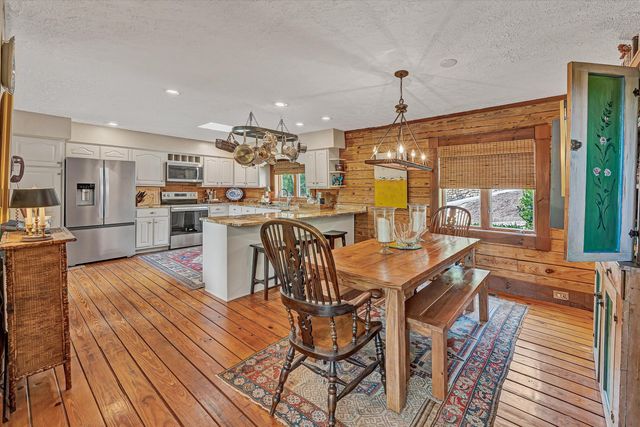 540 Lakeshore Terrace RD, Hardy, VA 24101