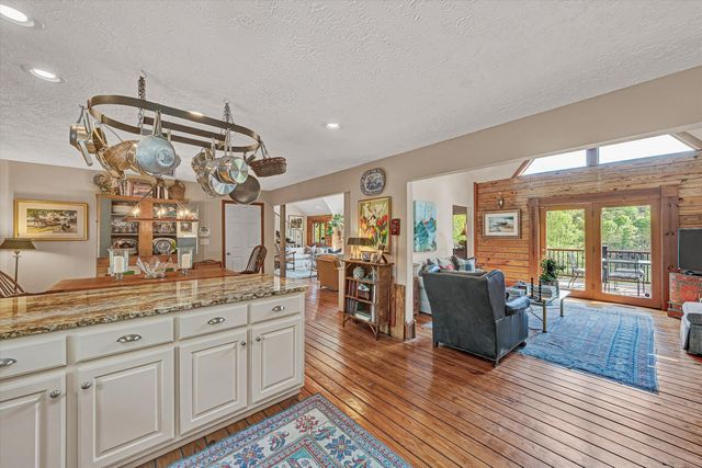 540 Lakeshore Terrace RD, Hardy, VA 24101