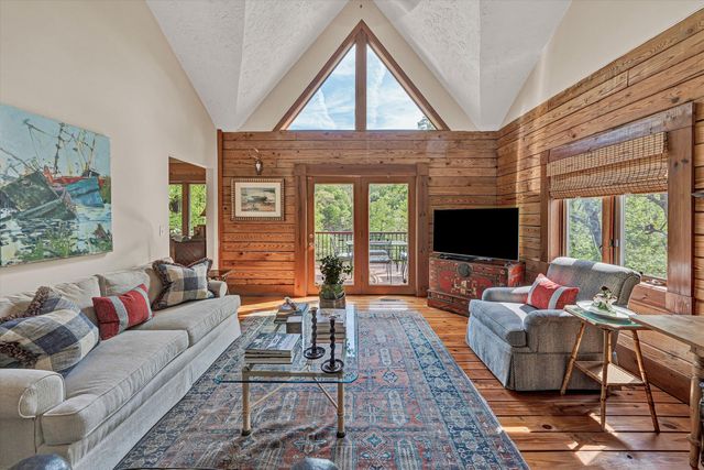540 Lakeshore Terrace RD, Hardy, VA 24101