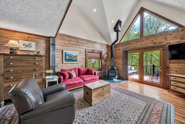 540 Lakeshore Terrace RD, Hardy, VA 24101