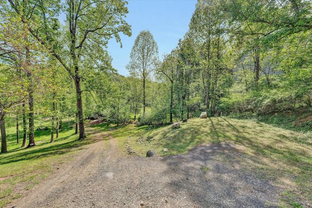 540 Lakeshore Terrace RD, Hardy, VA 24101