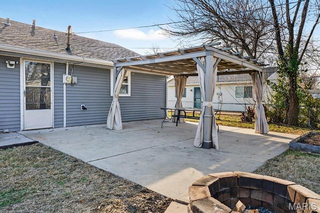 605 CHERRY Drive, Fairview Heights, IL 62208