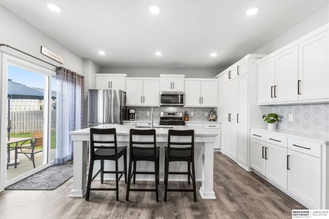 12638 Carpenter Street, Papillion, NE 68138