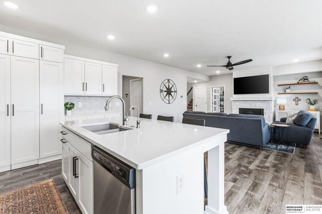 12638 Carpenter Street, Papillion, NE 68138