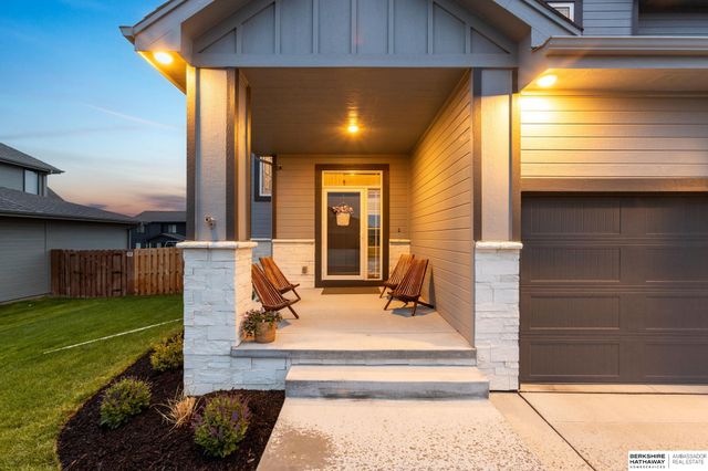 12638 Carpenter Street, Papillion, NE 68138