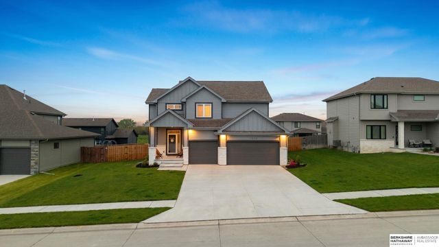 12638 Carpenter Street, Papillion, NE 68138