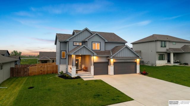 12638 Carpenter Street, Papillion, NE 68138