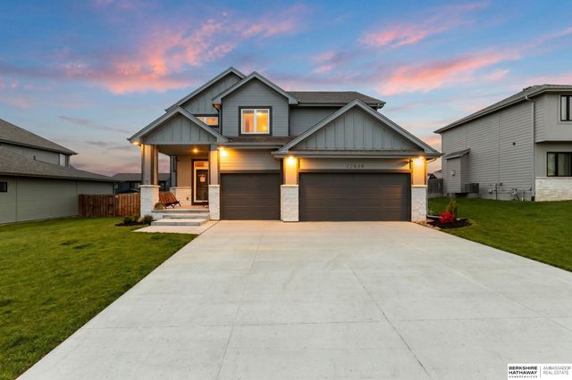 12638 Carpenter Street, Papillion, NE 68138