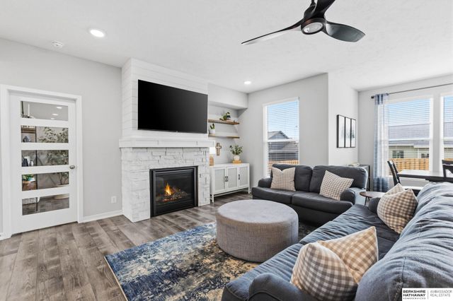 12638 Carpenter Street, Papillion, NE 68138