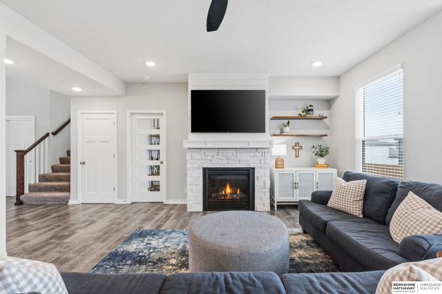 12638 Carpenter Street, Papillion, NE 68138