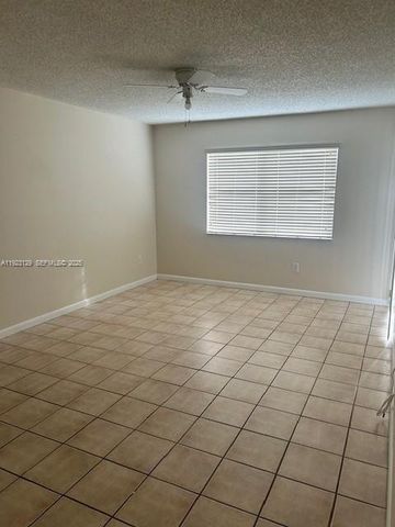 2247 SE 27th Dr 105-D, Homestead, FL 33035