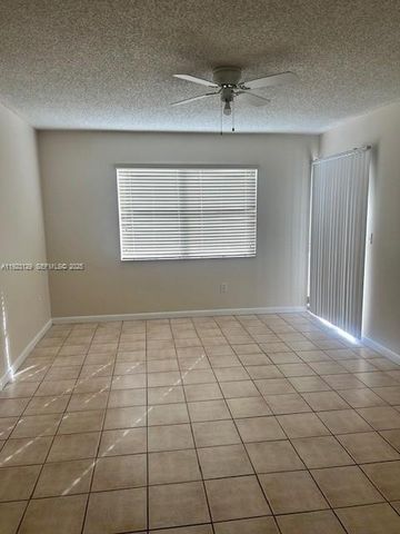 2247 SE 27th Dr 105-D, Homestead, FL 33035