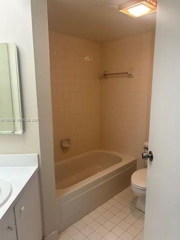 2247 SE 27th Dr 105-D, Homestead, FL 33035