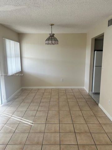 2247 SE 27th Dr 105-D, Homestead, FL 33035