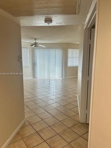 2247 SE 27th Dr 105-D, Homestead, FL 33035